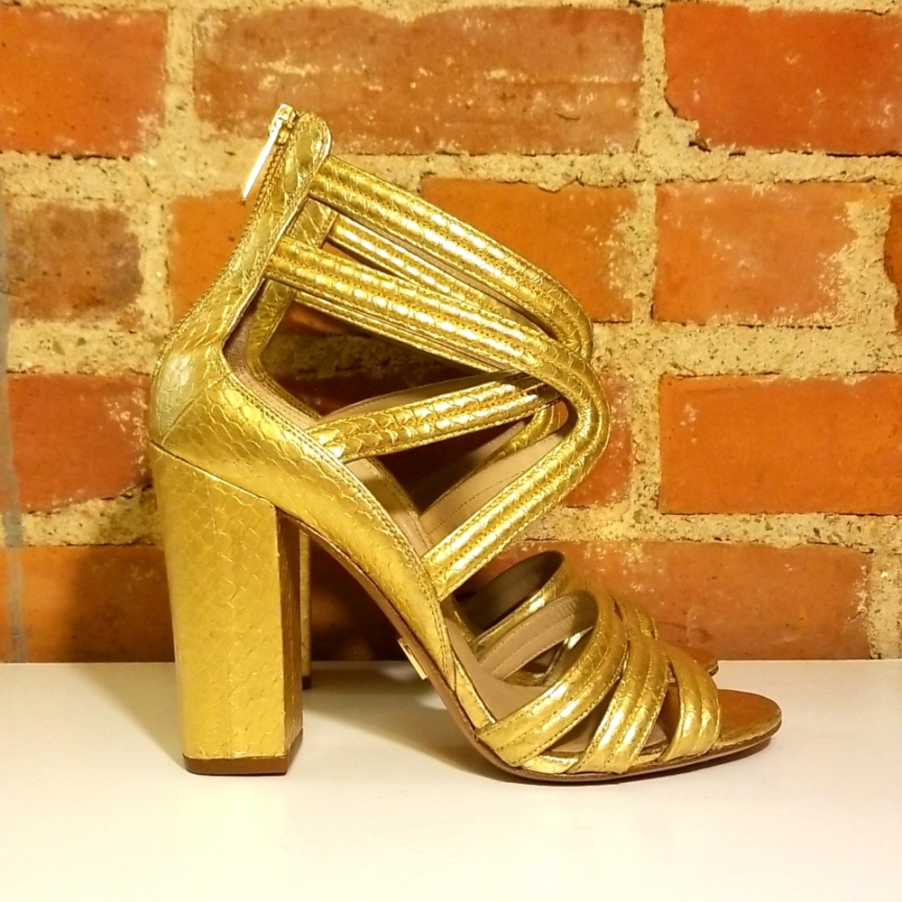 GORGEOUS MICHAEL KORS METALLIC GOLD SNAKESKIN LEATHER STRAPPY HEELS DESIGNER HOT